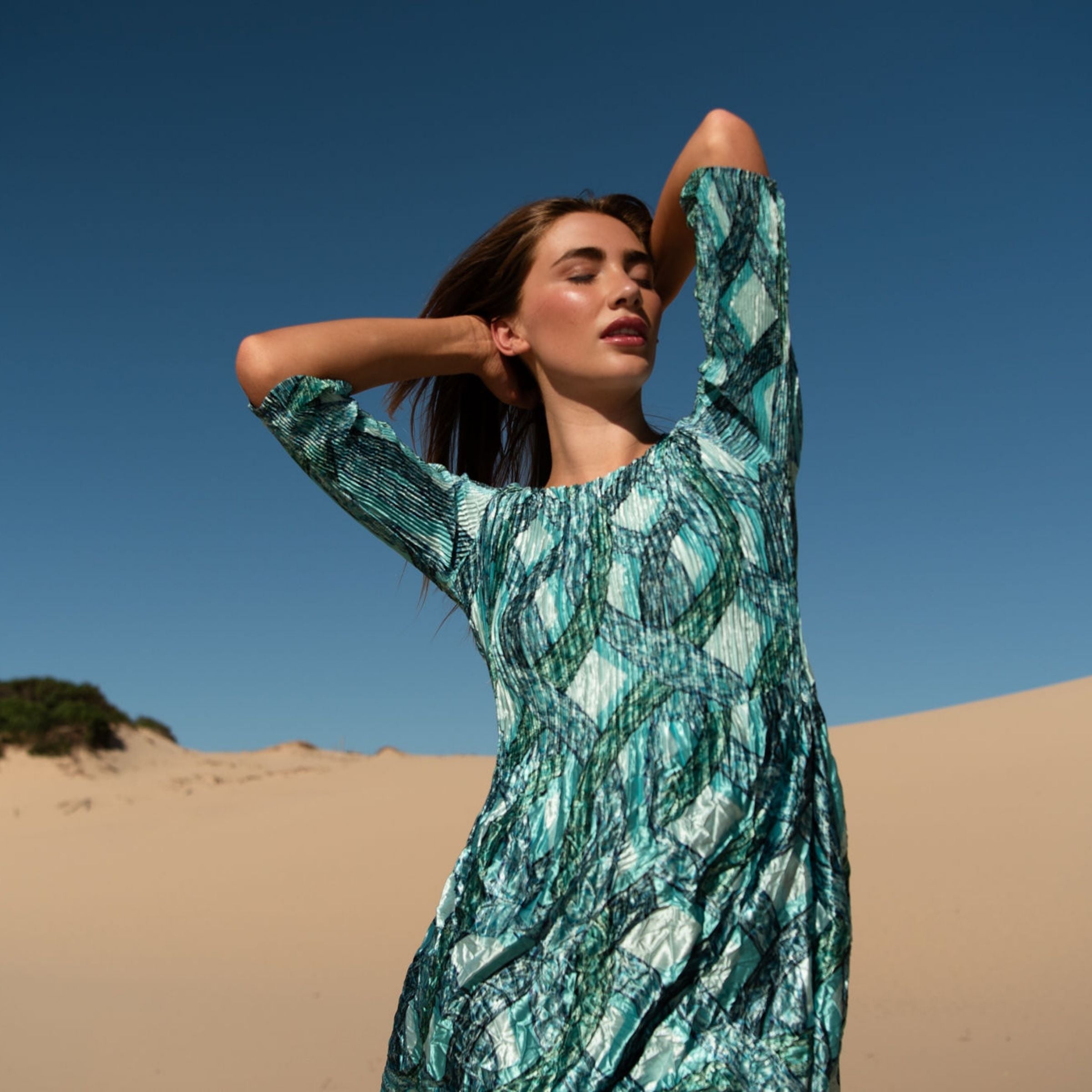 3/4 Sleeve Smash Pocket Dress - Glossy